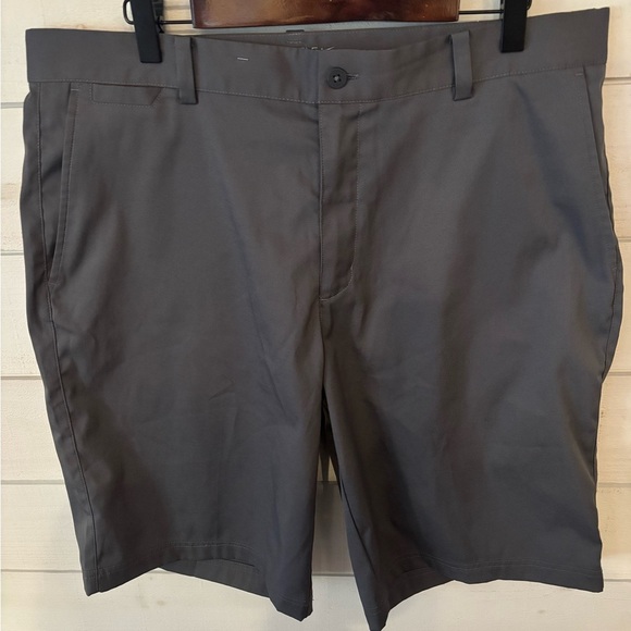 Nike Golf Performance Men's Gray Shorts - Picture 2 of 9